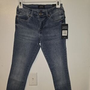 ✨ True Religion Jennie Curvy Skinny Jeans – NWT ✨ $180 Retail